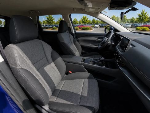 Used 2022 Nissan Rogue SV FWD image 16
