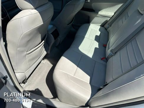 Used 2015 Toyota Camry XLE w/ Moonroof Package image 13