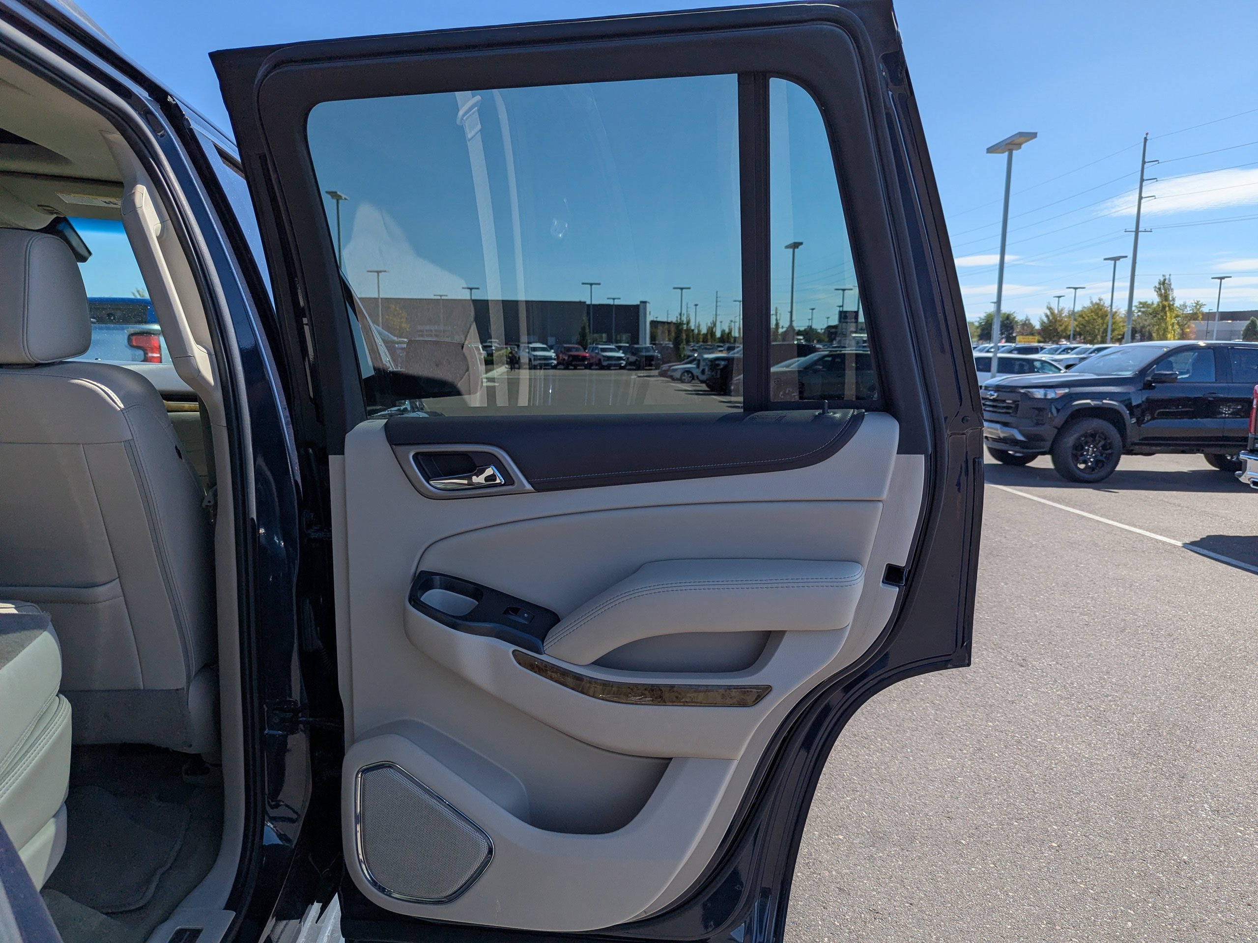 Certified 2017 GMC Yukon Denali w/ Open Road Package AWD/4WD image 41