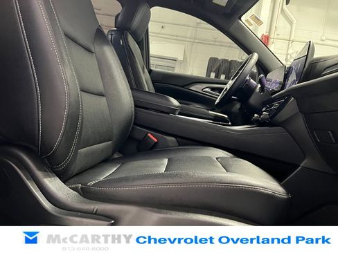 Used 2025 Chevrolet Traverse LT w/ Midnight/Sport Edition FWD image 30