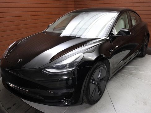Used 2023 Tesla Model 3 Standard Range image 5