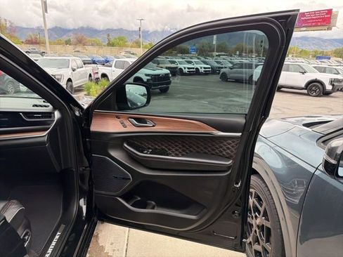 Used 2022 Jeep Grand Cherokee Summit w/ Adv Protech Group IV AWD/4WD image 34