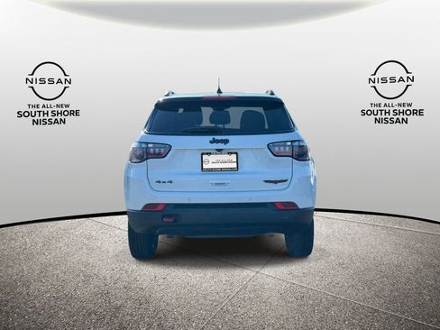 Used 2024 Jeep Compass Trailhawk AWD/4WD image 7