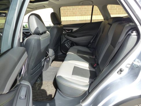 Used 2025 Subaru Outback Onyx Edition AWD/4WD image 37