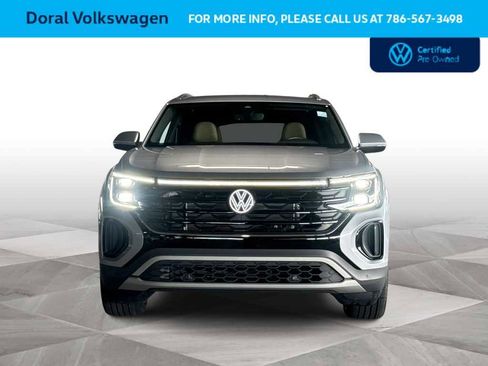 Certified 2024 Volkswagen Atlas Cross Sport SE w/ Panoramic Sunroof Package FWD image 3