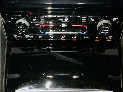 Certified 2024 Jeep Grand Cherokee Limited w/ Black Appearance Package image 31