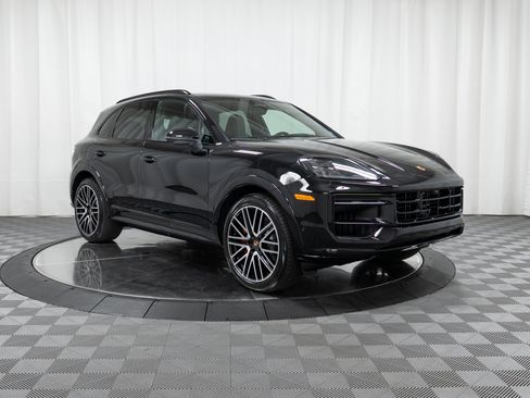 New 2026 Porsche Cayenne S AWD/4WD image 3
