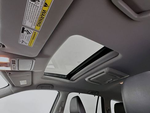 Certified 2018 Honda Pilot Touring image 11