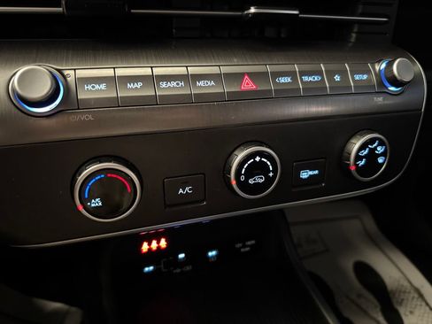 Used 2024 Hyundai Kona SE AWD/4WD image 15