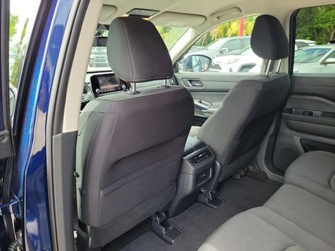 Certified 2025 Nissan Pathfinder SV FWD image 14