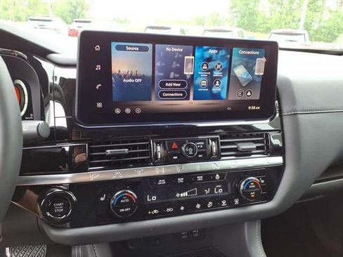 New 2026 Nissan Pathfinder SL AWD/4WD image 12
