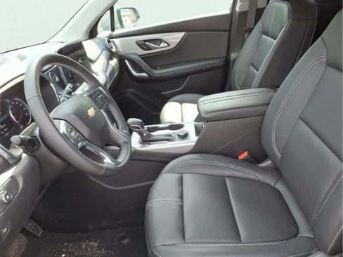 Used 2024 Chevrolet Blazer LT w/ LPO, Floor Liner Package FWD image 5