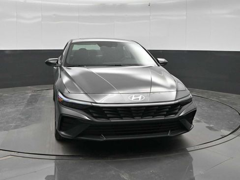 New 2026 Hyundai Elantra SEL Sport FWD image 2