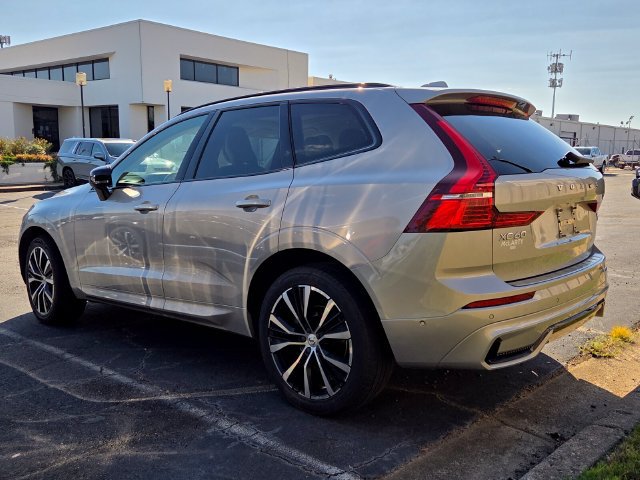 Used 2023 Volvo XC60 B5 Ultimate w/ Protection Package Premier AWD/4WD image 7