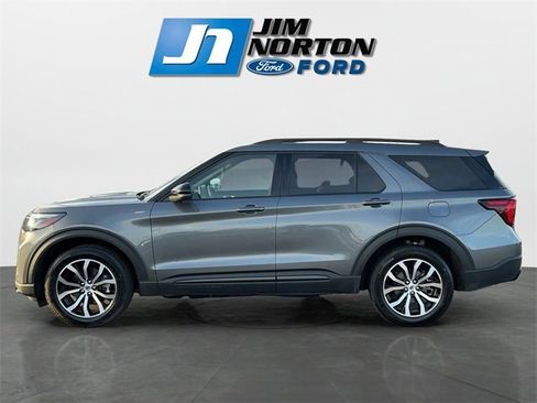 Used 2025 Ford Explorer ST-Line image 6