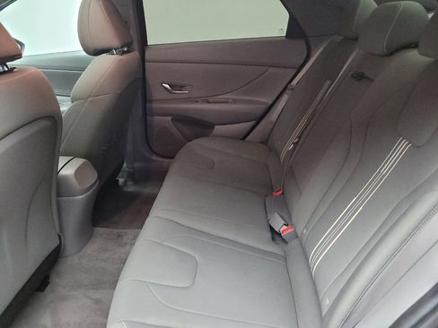 Used 2022 Hyundai Elantra SEL w/ Convenience + Premium Package image 18