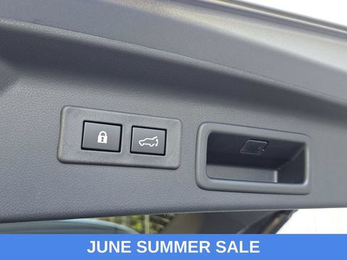 Used 2026 Subaru Forester Premium AWD/4WD image 14