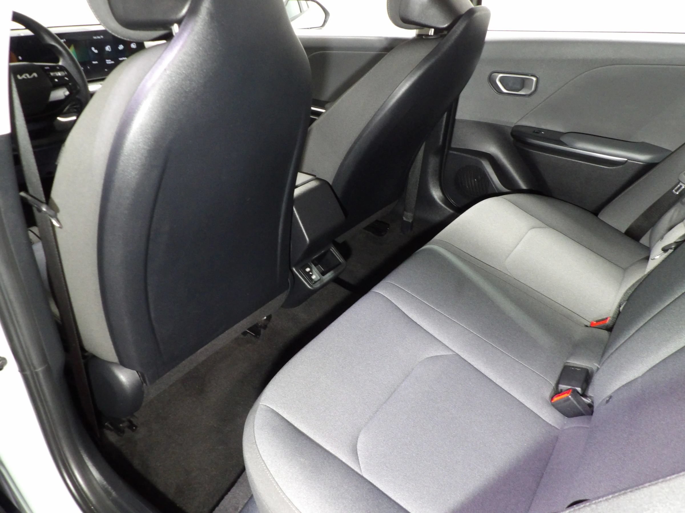 Used 2025 Kia K4 FWD image 11
