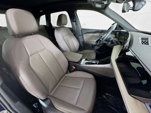 Certified 2025 Audi Q5 2.0T Premium w/ Convenience Package image 25