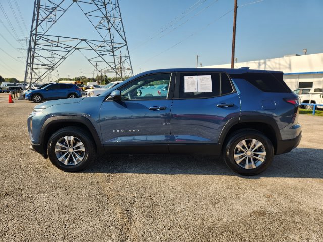 Used 2026 Chevrolet Equinox LT w/ Safety and Technology Package FWD image 4