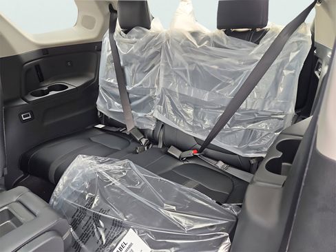 Certified 2025 Honda Pilot Touring image 23