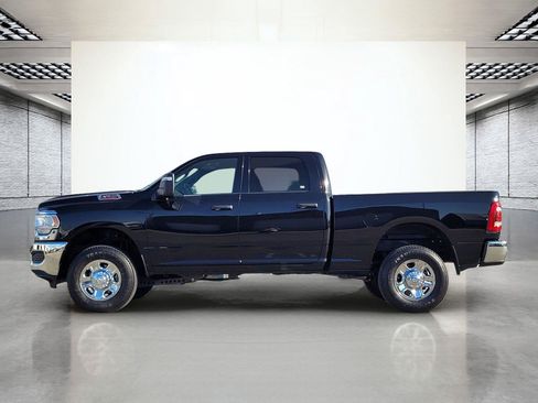 Used 2024 RAM 2500 Tradesman w/ Chrome Appearance Group AWD/4WD image 8