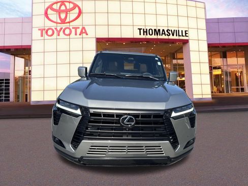 Used 2026 Lexus GX 550 w/ Cold Area Package AWD/4WD image 2