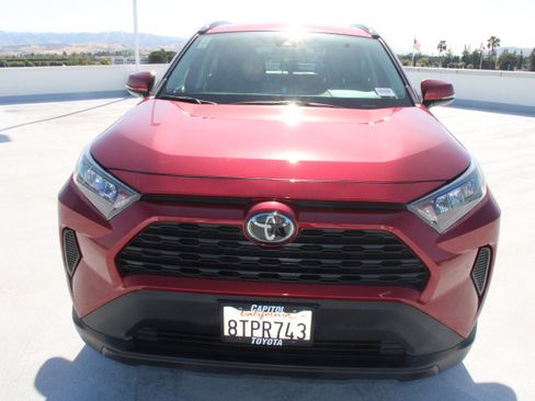 Used 2021 Toyota RAV4 LE FWD image 7