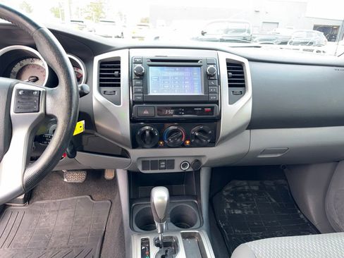 Used 2013 Toyota Tacoma PreRunner image 16