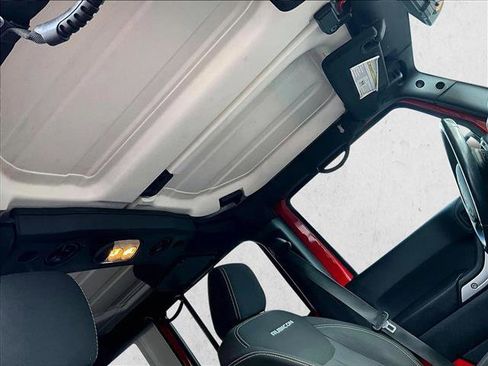 Used 2016 Jeep Wrangler Unlimited Rubicon w/ Connectivity Group image 17