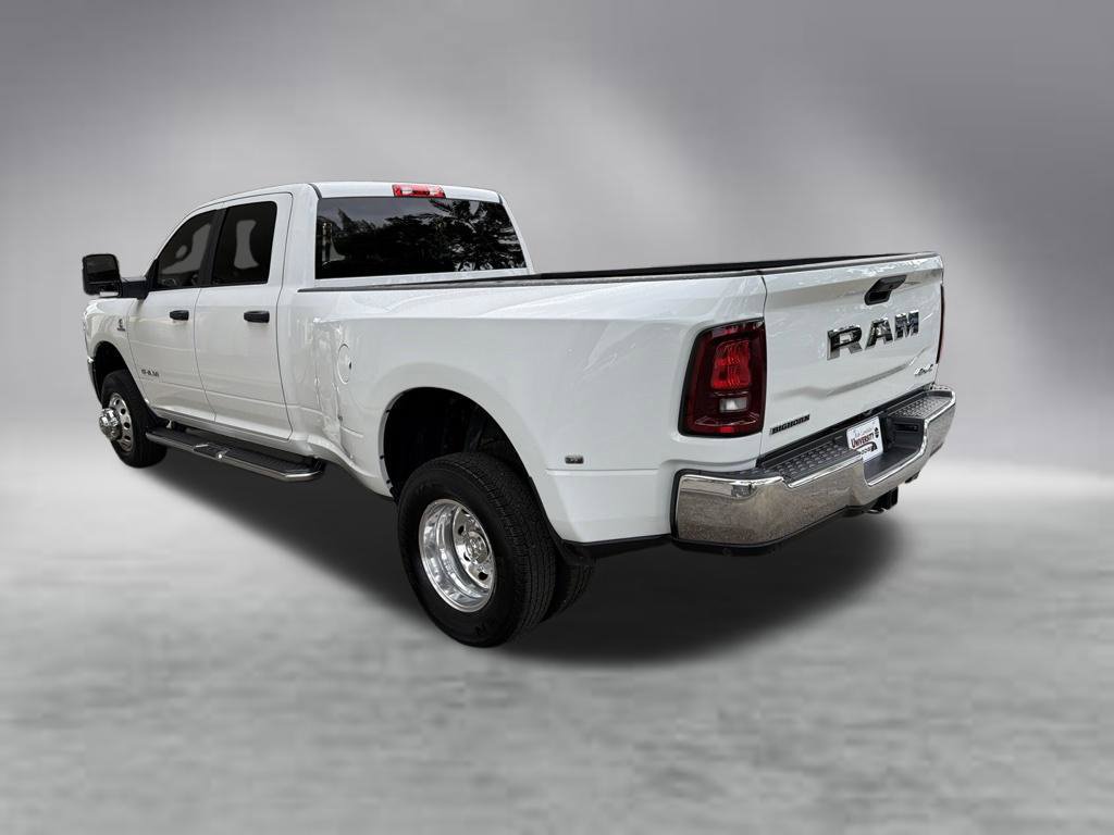 Used 2025 RAM 3500 Big Horn AWD/4WD image 4