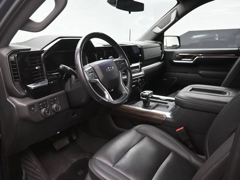 Used 2022 Chevrolet Silverado 1500 LT Trail Boss w/ LT Trail Boss Premium Package AWD/4WD image 19