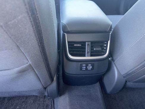 Used 2024 Subaru Outback Premium image 29