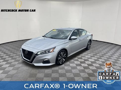 Used 2021 Nissan Altima 2.5 SV FWD image 1