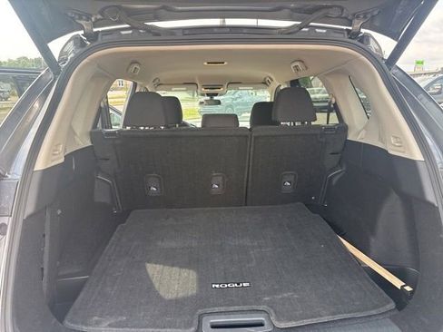 Used 2025 Nissan Rogue SV FWD image 30