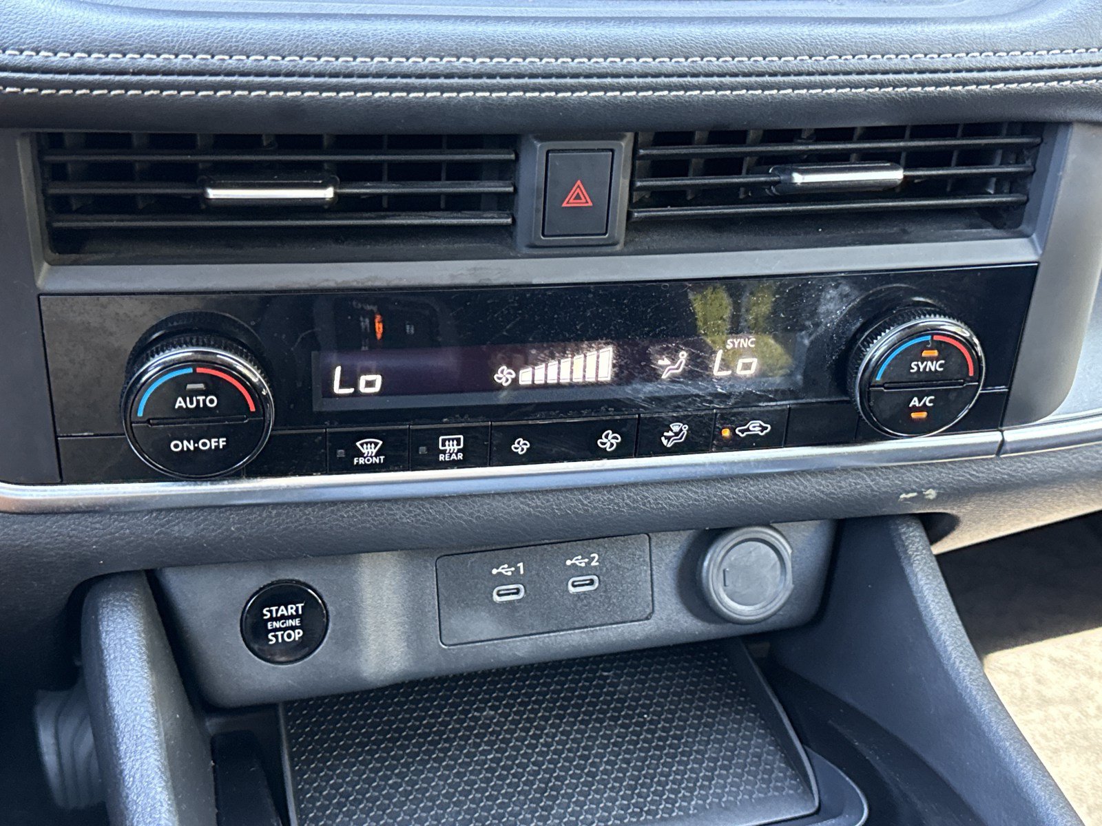 Used 2024 Nissan Rogue SV AWD/4WD image 25