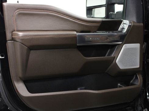 Used 2025 Ford F250 King Ranch w/ Chrome Package image 11