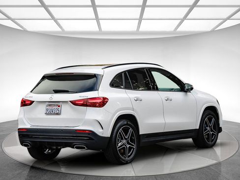 Certified 2025 Mercedes-Benz GLA 250 4MATIC image 4