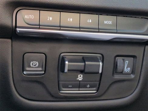 Certified 2025 Cadillac Escalade Premium Luxury image 16