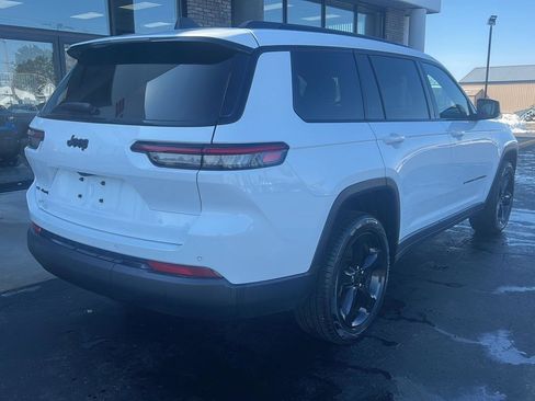 Used 2023 Jeep Grand Cherokee L Laredo image 5