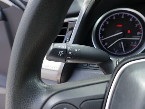 Used 2022 Toyota Camry LE AWD/4WD image 29