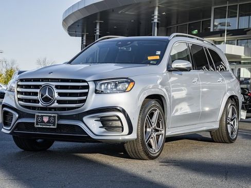 Certified 2025 Mercedes-Benz GLS 450 4MATIC image 3