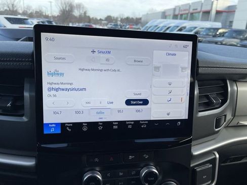 Used 2024 Ford Expedition XLT image 17