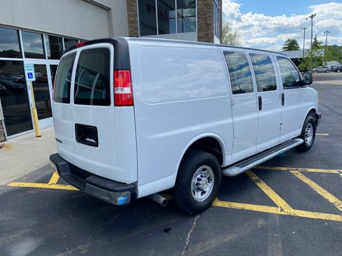 Used 2024 Chevrolet Express 2500 w/ Driver Convenience Package RWD image 4