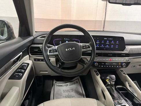 Certified 2024 Kia Telluride EX w/ EX Captain's Chair Package AWD/4WD image 21