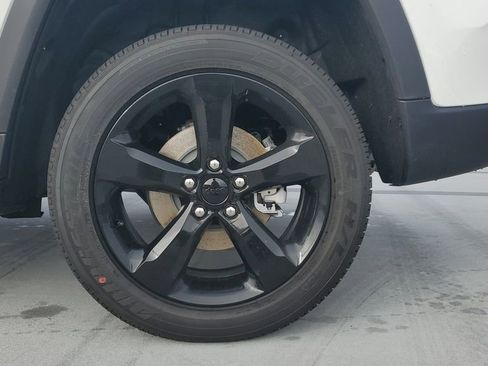 New 2025 Jeep Grand Cherokee Altitude image 6