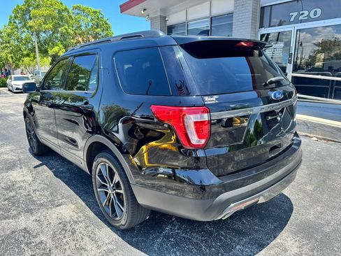 Used 2017 Ford Explorer XLT w/ Equipment Group 202A FWD image 6