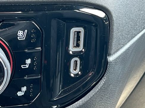 Used 2023 Chevrolet Silverado 1500 ZR2 w/ Technology Package AWD/4WD image 32