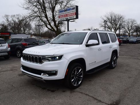 Used 2022 Jeep Wagoneer Series II w/ Premium Group I image 2