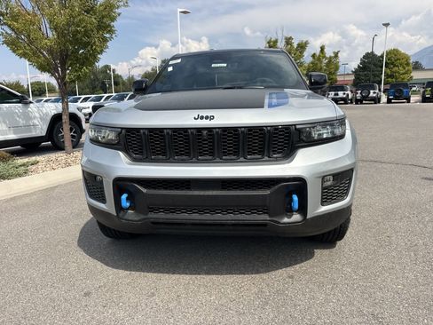 New 2025 Jeep Grand Cherokee Trailhawk w/ Luxury Tech Group III image 3